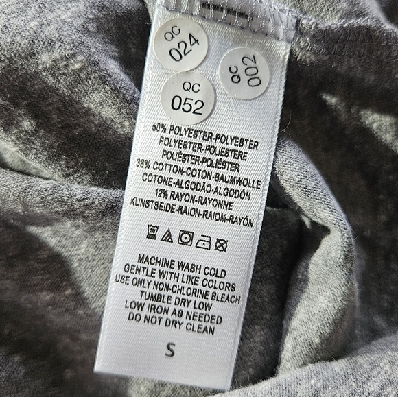 Free People Melrose Graphic Tee Long Sleeve Scoop Neck Crackled Stars S Gray NWT - Picture 11 of 16